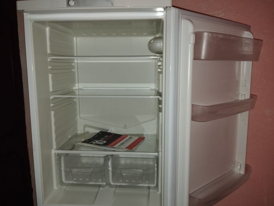 Холодильник холодильник Indesit