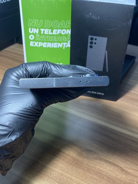 Samsung Galaxy s24 ultra • 256 GB • Titanium Black