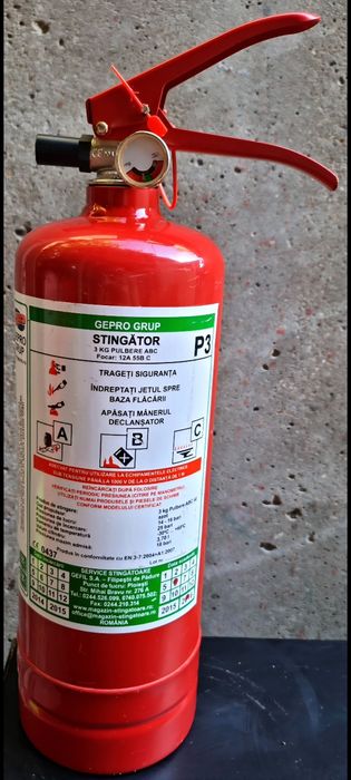 Vând stingător de incendiu P1 cu pulbere funcţional!
