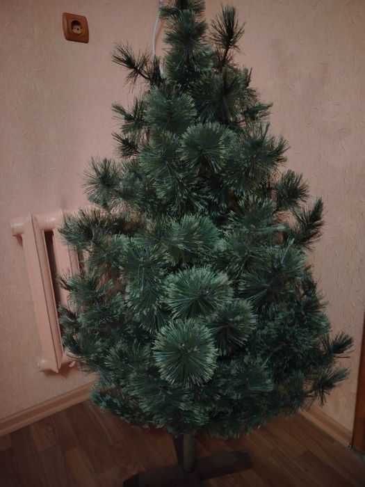 Продам искусственную ёлку