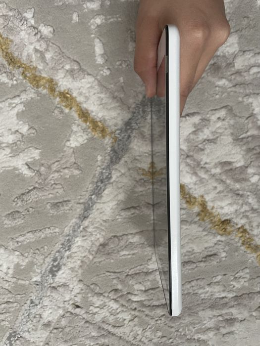 Планшет    Tab 4