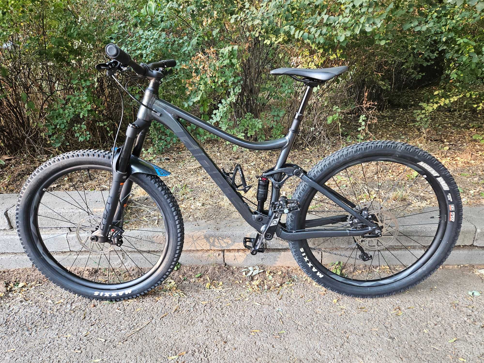 GIANT STANCE 2022  27.5