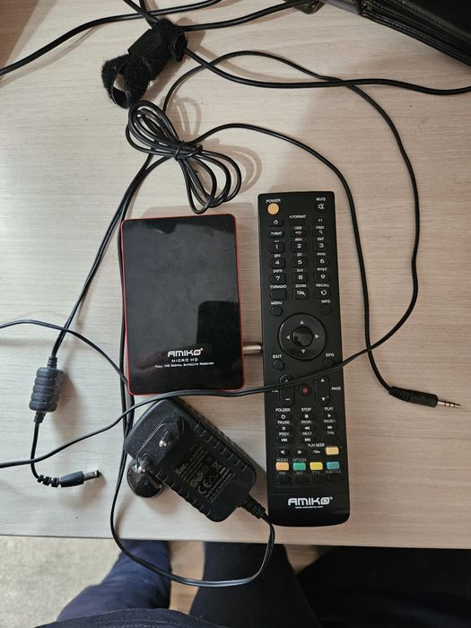 Receptor Digital Satelit Amiko Micro HD
Senzor IR extern
MKV, AVI, MPE