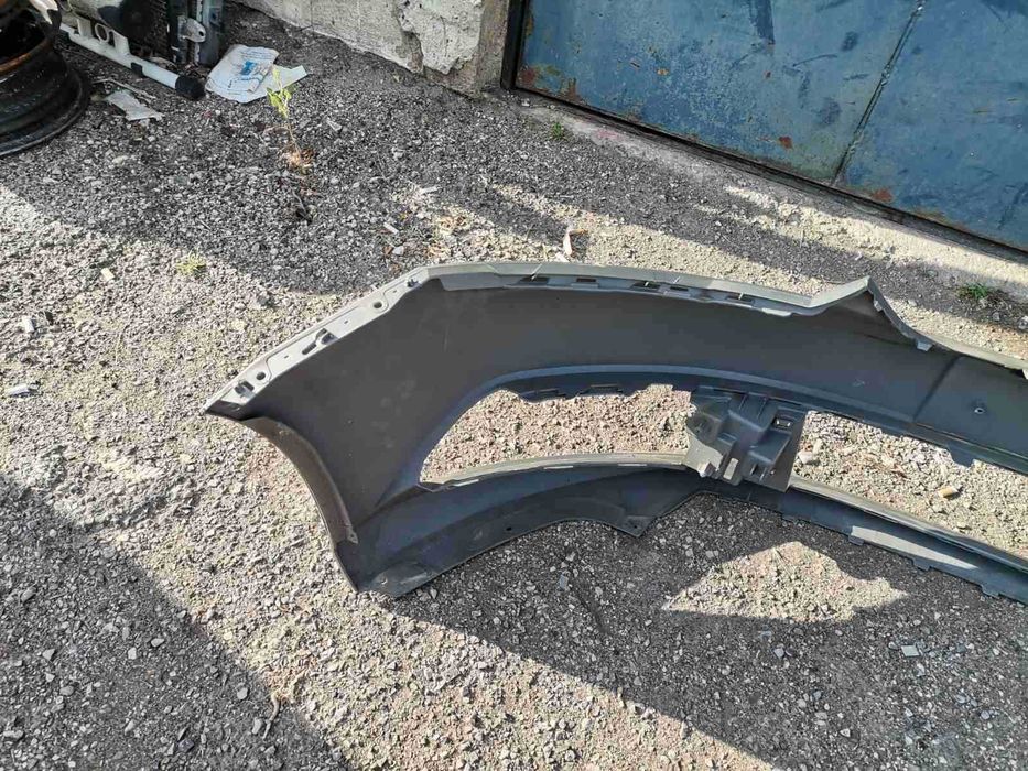 Предна броня налична е и решетката SHKODA FABIA 2015