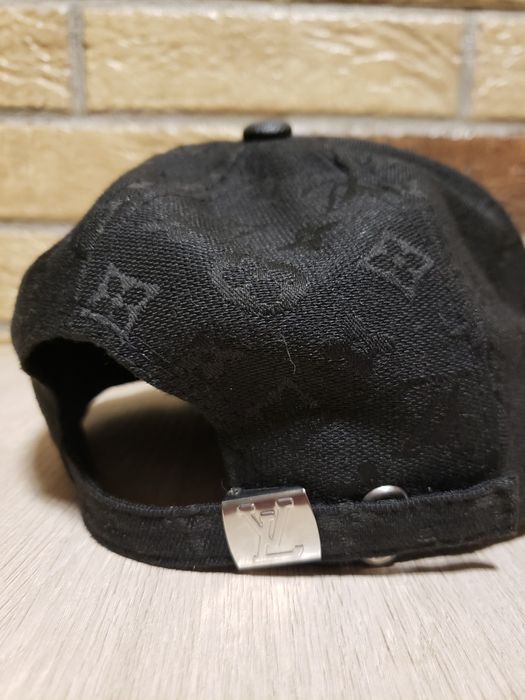 Vând şapcă Luis Vuitton