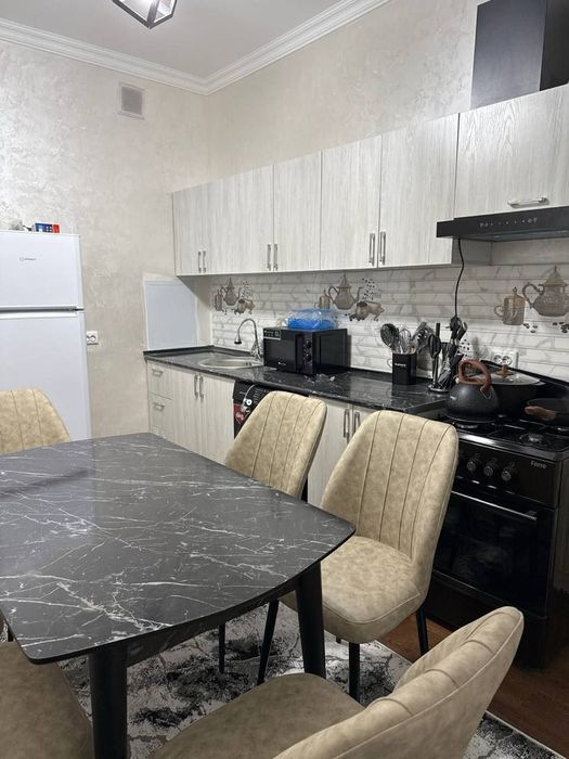 Sheriklikga kvartira srochna 200$ yosh oilaga arendaga beriladi