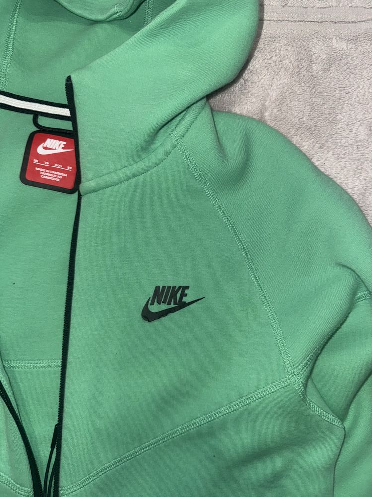 Nike tech fleece