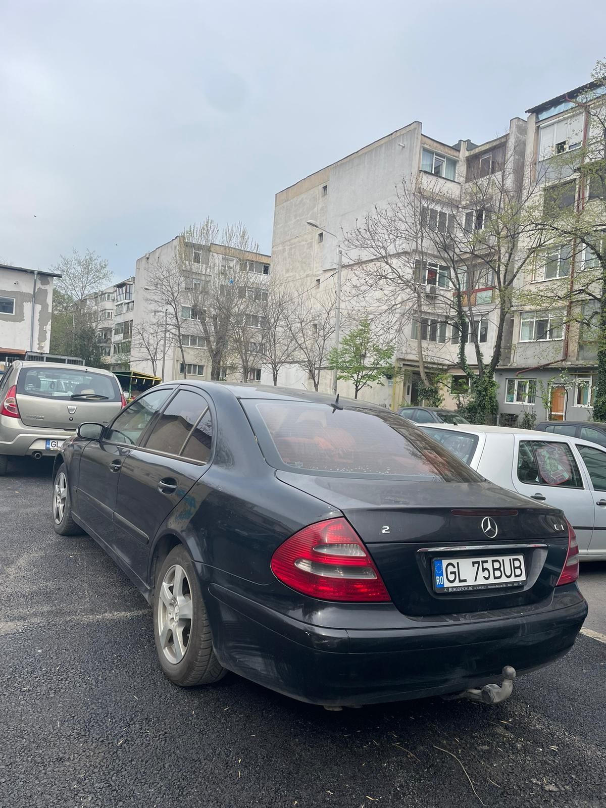 Vând Mercedes Benz E class