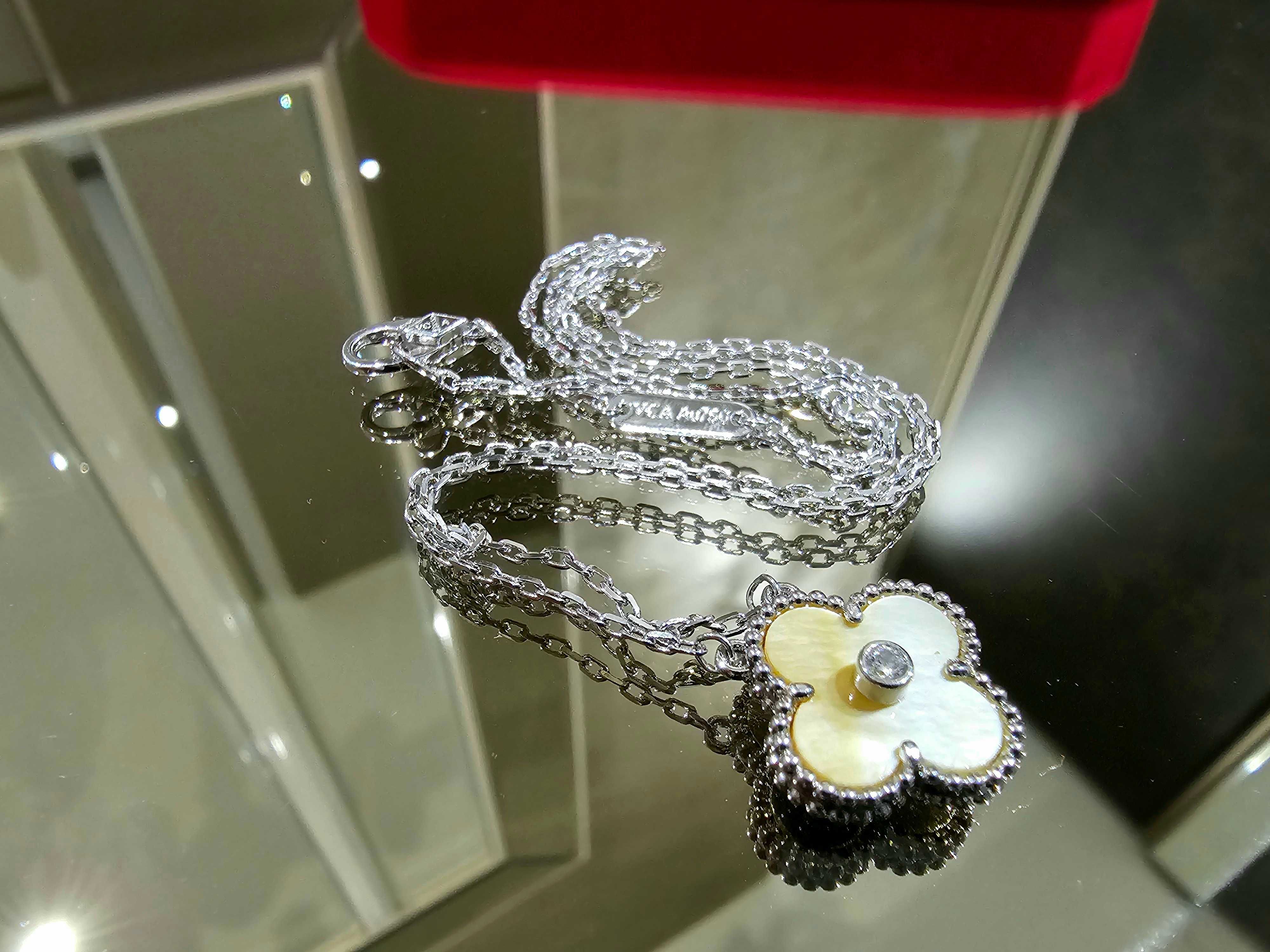 Van Cleef & Arpels VCA Silver Cream Mother Pearl Diamond Clover Колие