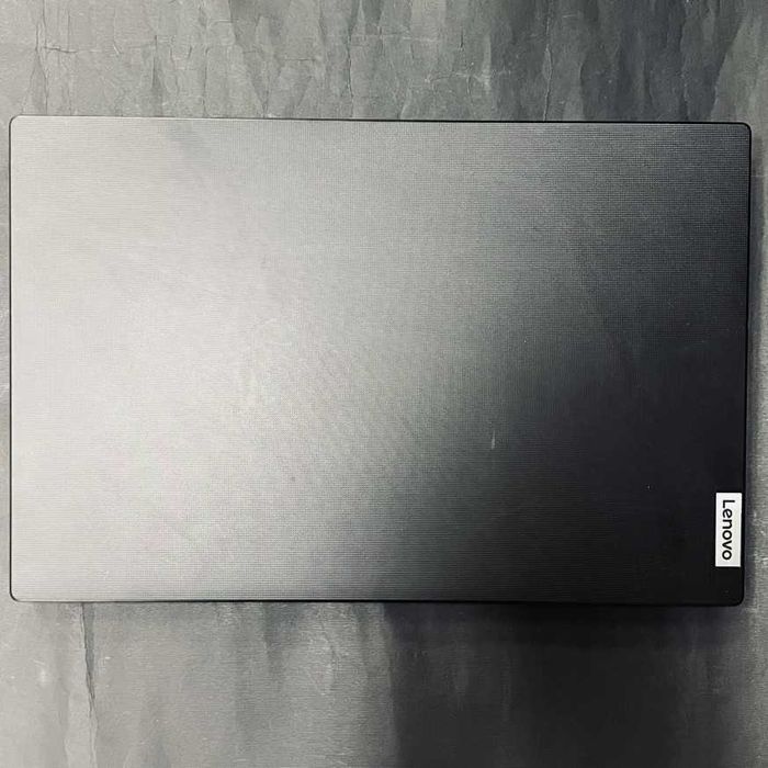 Лаптоп LENOVO V15 G4
