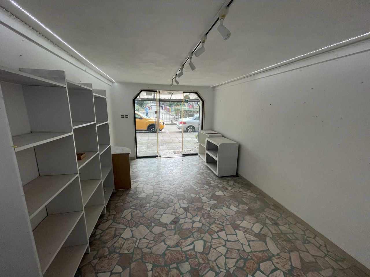 Дава се под наем Офис в Бургас, Възраждане - 45 кв.м за 114.75 € - Снимка #1
