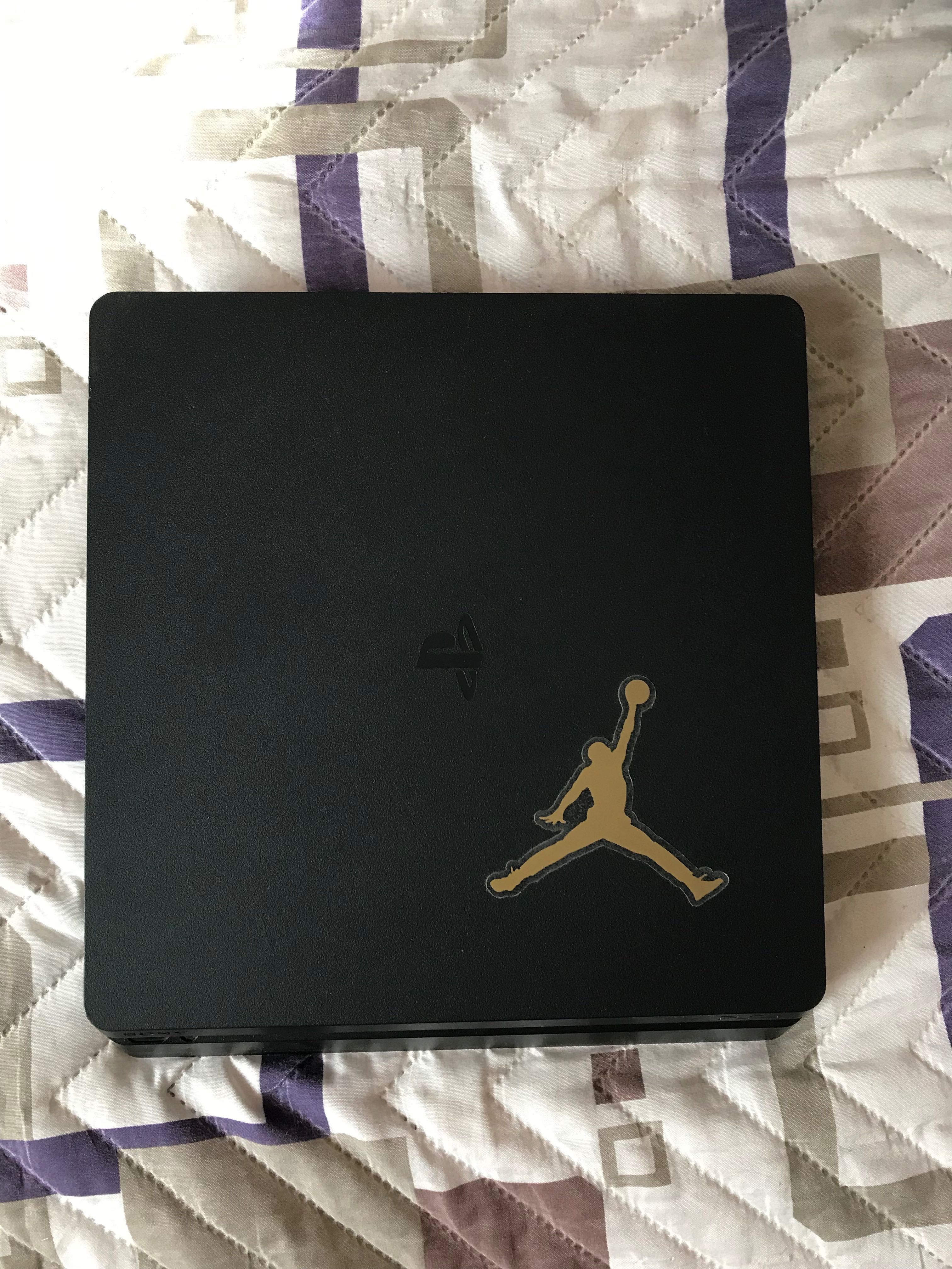 продавам Playstation4