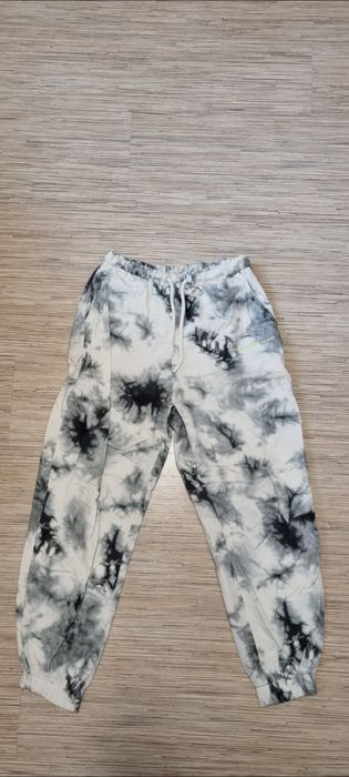 9 различни панталона М размер