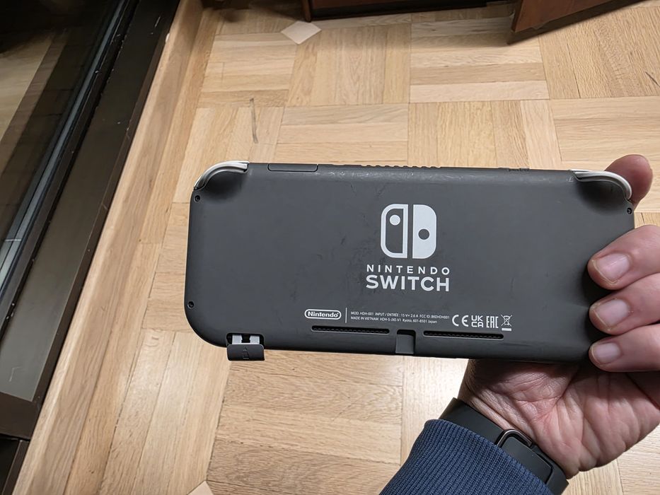 Nintendo Switch Lite, card micro SD inclus