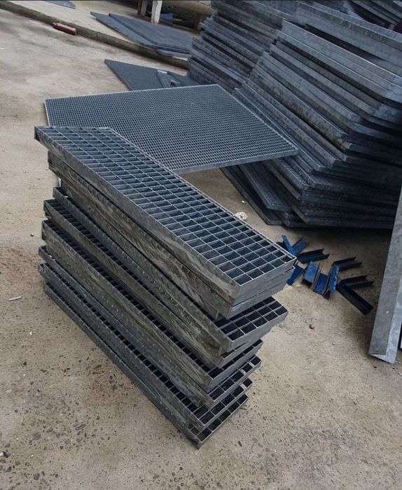 Trepte zincate galvanizate