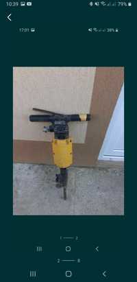 Degrosier DEWALT  2020 Are Garanție