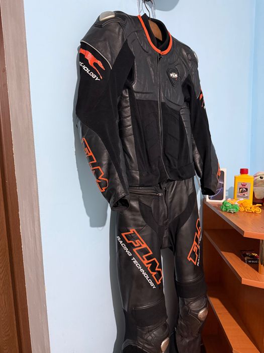 Vând echipament Moto