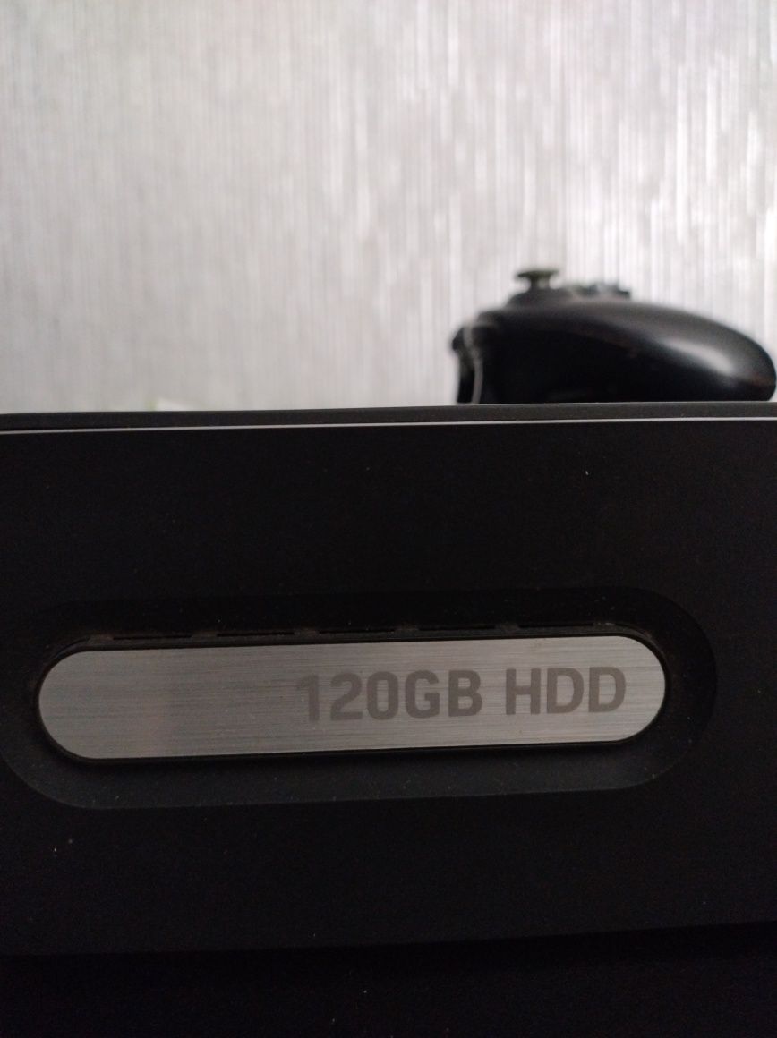 Xbox 360 120gb +11 игри
