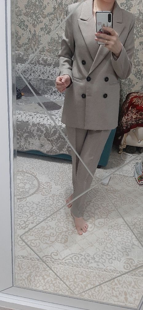 Платье,костюмы,брюки...