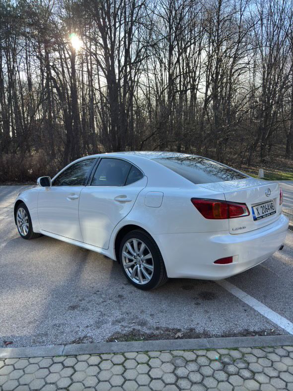 Lexus is220d 2009