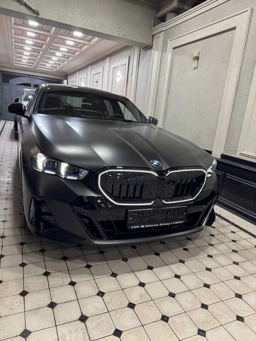 BMW 530i х Drive M sport черный матовый. Новый