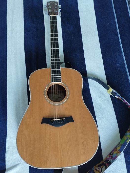 Продам фирменная гитара Taylor. Цена 400 000 тенге.