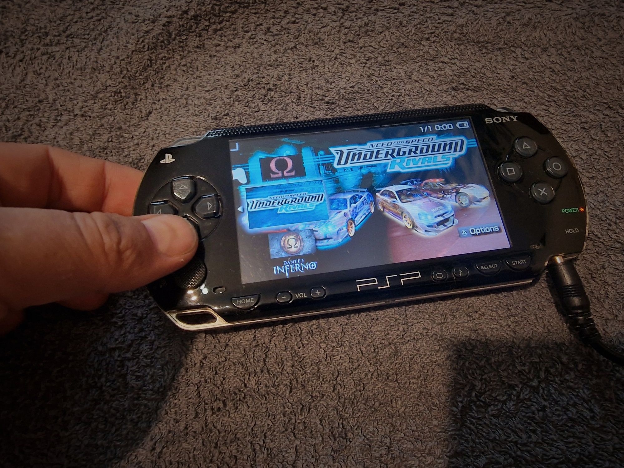 Psp 1003 8гб със зарядно