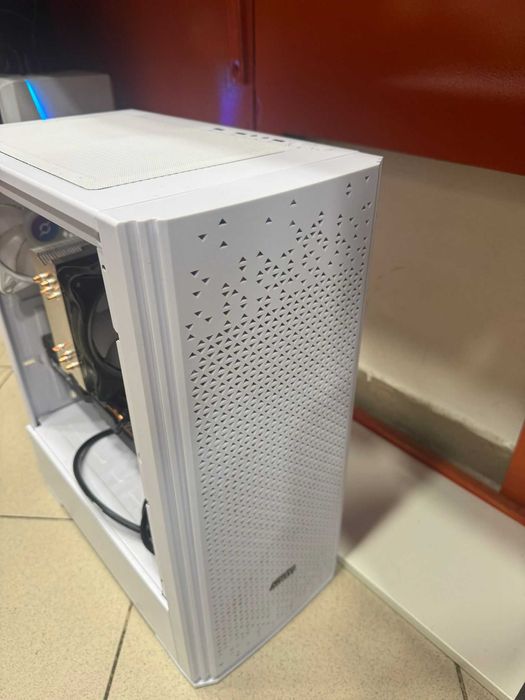Hope Amanet P1/ Unitate Gaming, RX 580 8GB, 16gb ram, E5 - 2690 V2