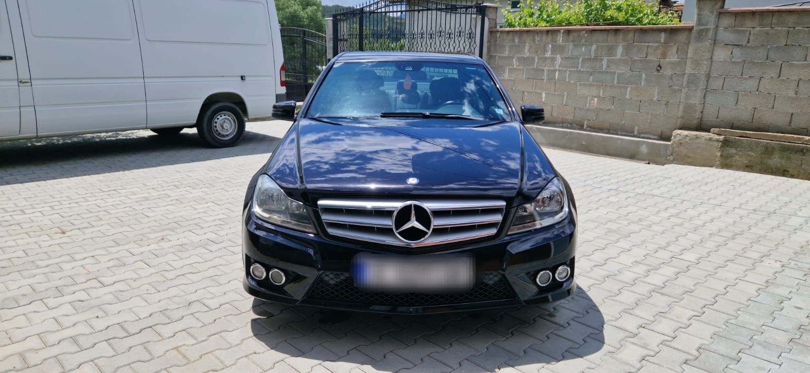 Mercedes-Benz c220