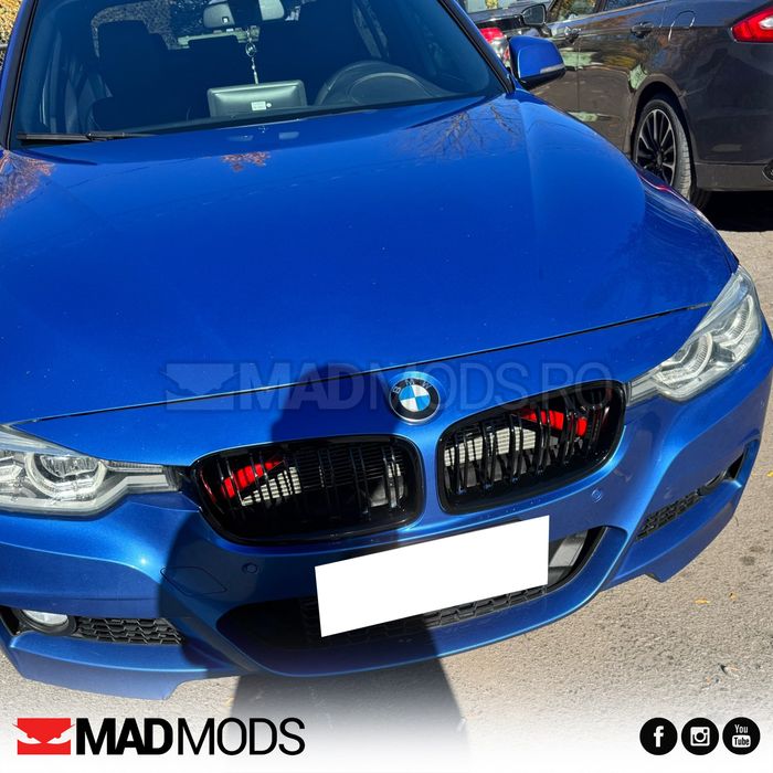 Ornamente V-BRACE Grile Bara BMW Seria 1 2 3 4 5 6 7 X1 X2 Rosu lucios