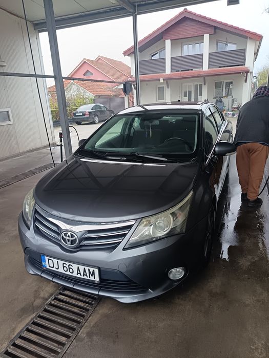 Vând Toyota Avensis T27