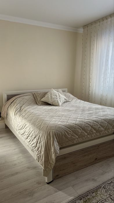 Кровать+ матрас идеальное состояние 100 тыс срочно