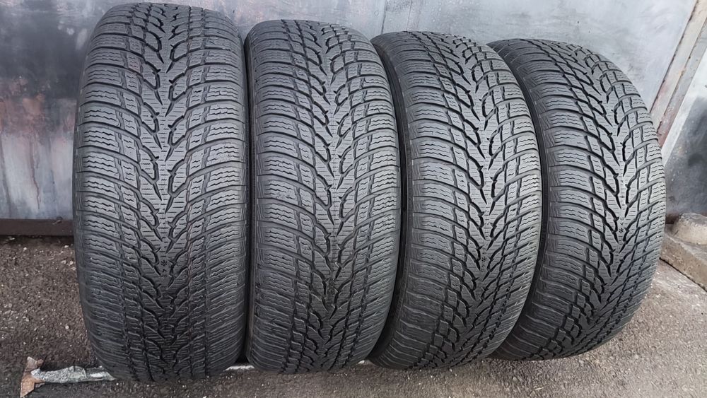 4бр. зимни гуми 205/55/16 Nokian WR Snowproof 
dot23
6.9mm
Добро състо