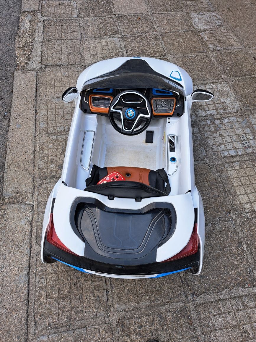 Детска елекческа BMW i8