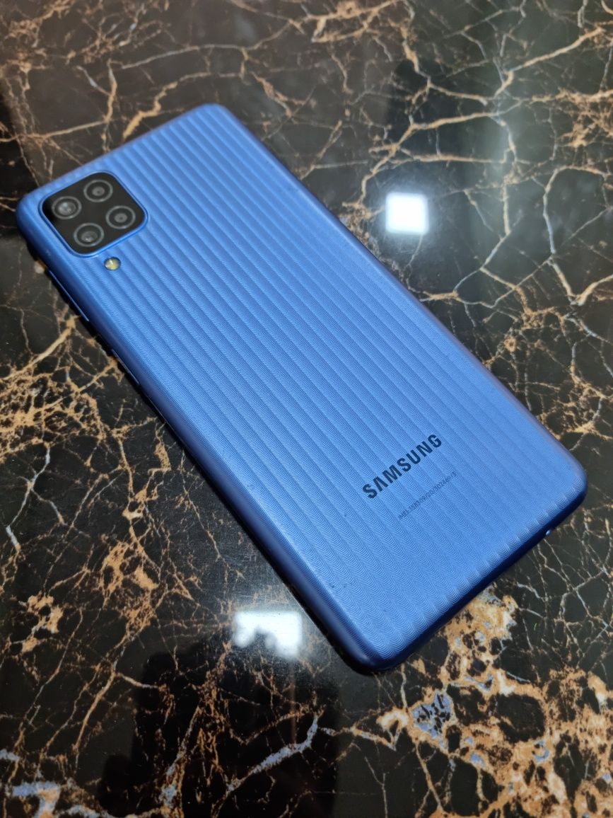 Продаю телефон Samsung Galaxy M12, память 4/64, в идеальном состоянии