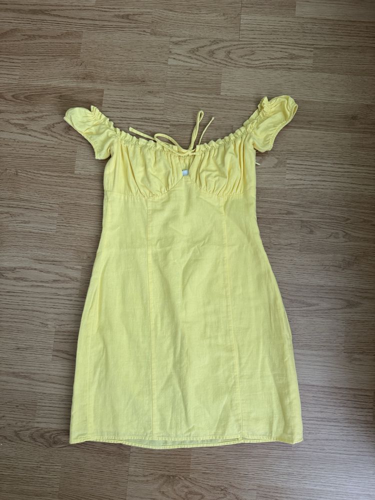 Жълта рокля Bershka