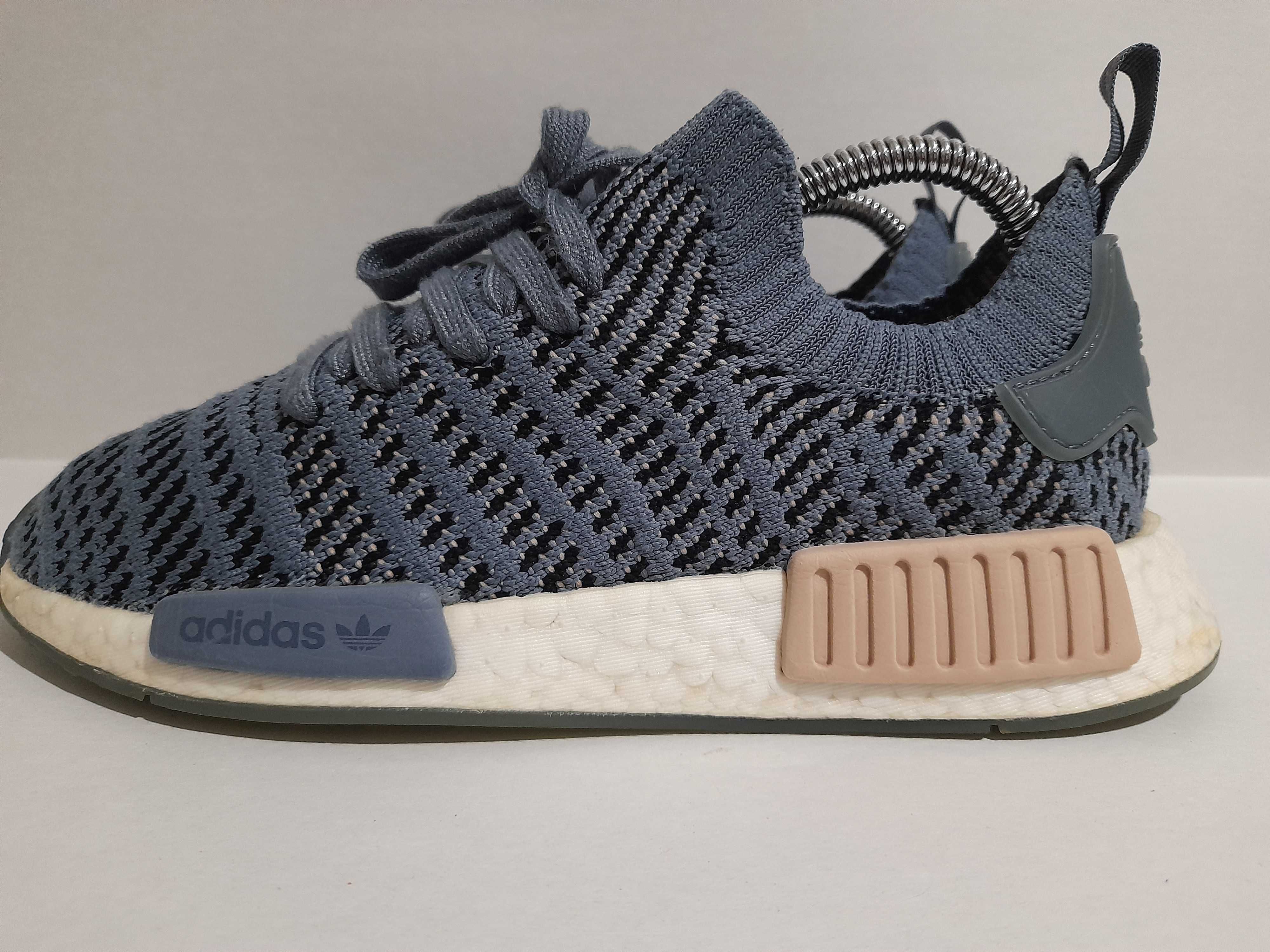 ADIDAS NMD R1 - marimea 38