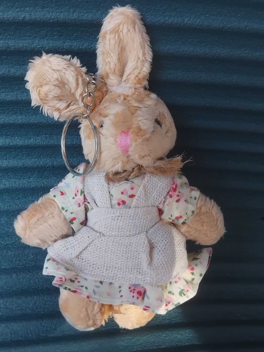 Плюшено Зайче Ключодържател - Висококачествена изработка