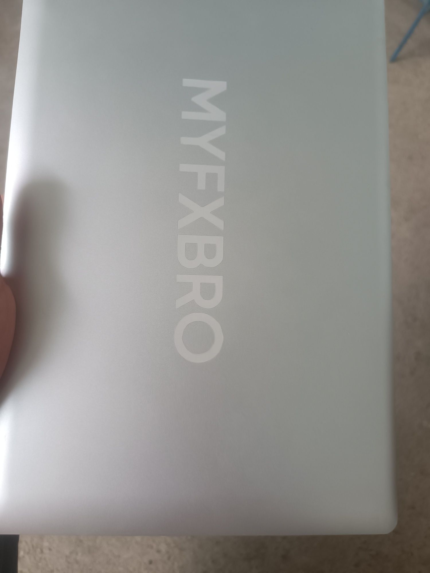 Notebook sotiladi