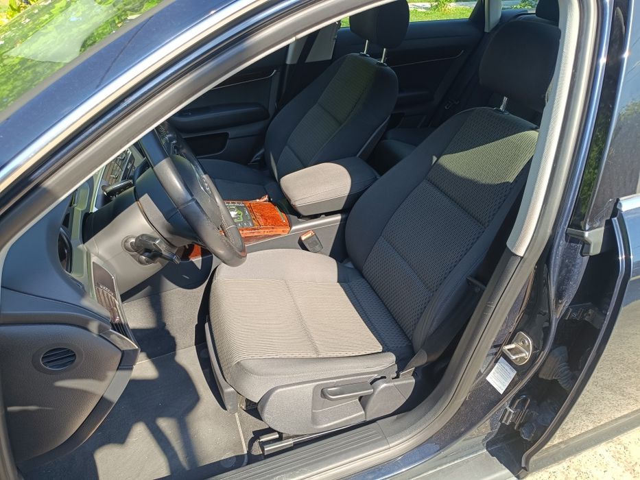 Vând Audi A6 C6 2000 TDI