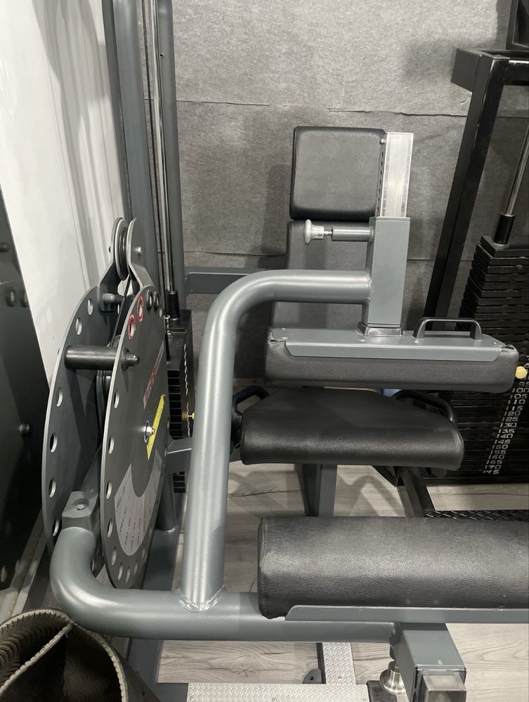 Задно бедро от седеж Тека / seated leg flexion Teca