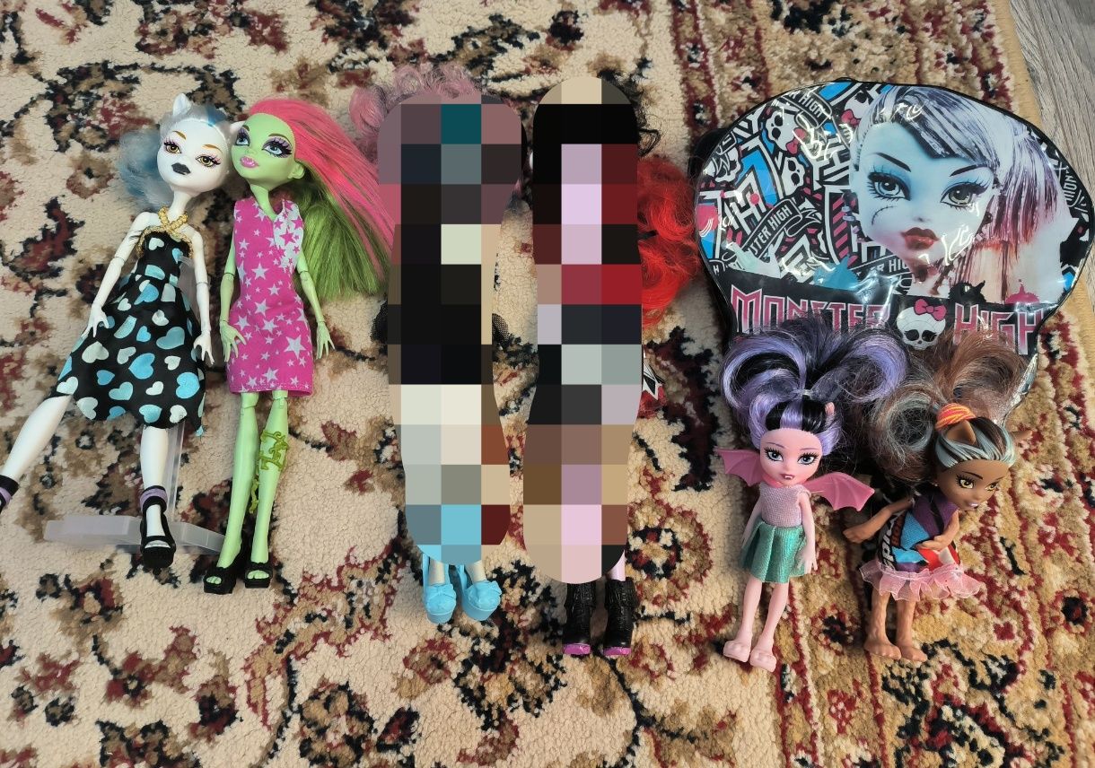 Păpuși monster high