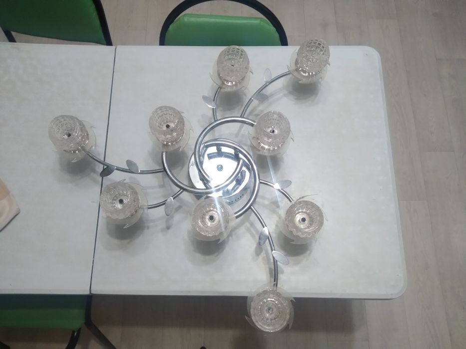 Люстра на 9 лампочек