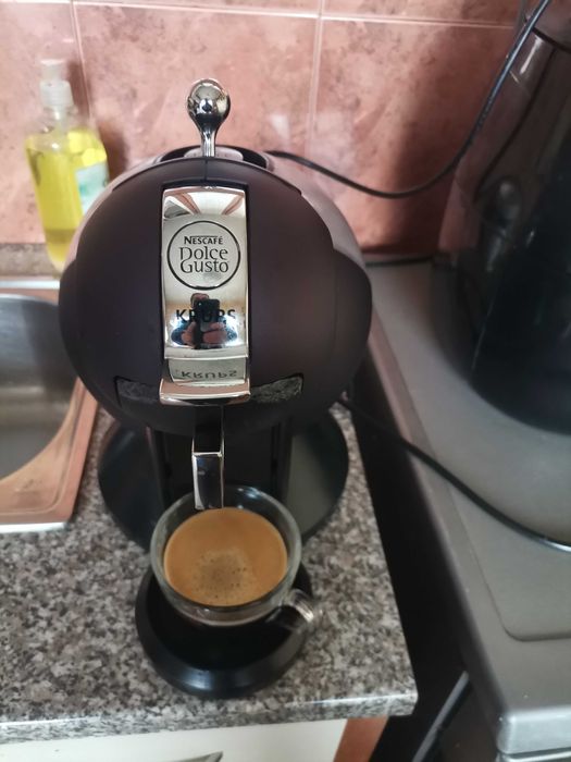 Кафемашина долче густо