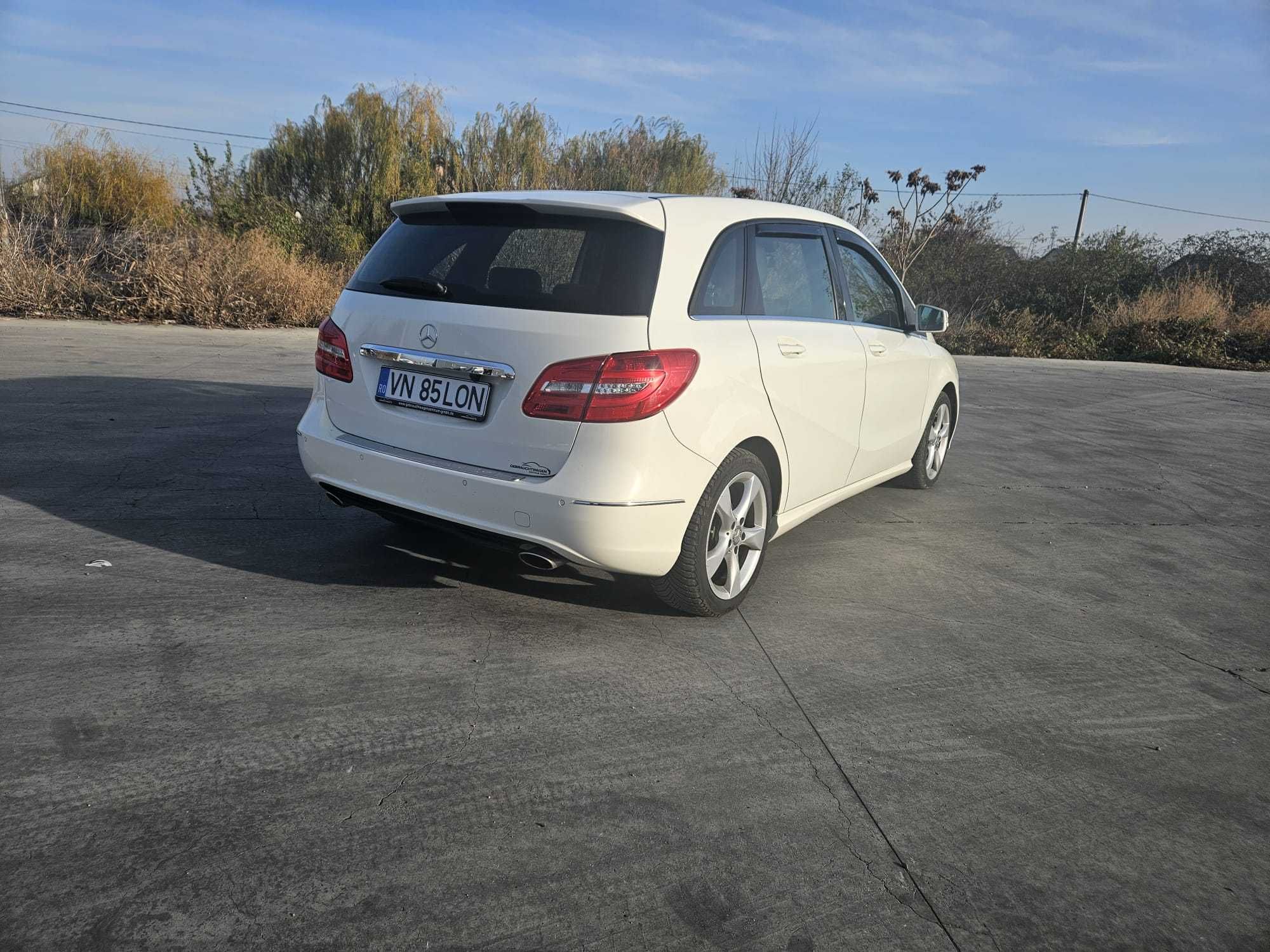 Mercedes-Benz B200