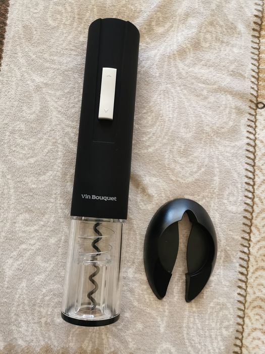 ЧИСТО НОВ електрически тирбушон Vin Bouquet