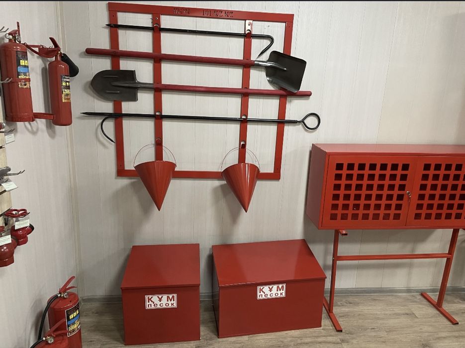 Пожарный щиты.