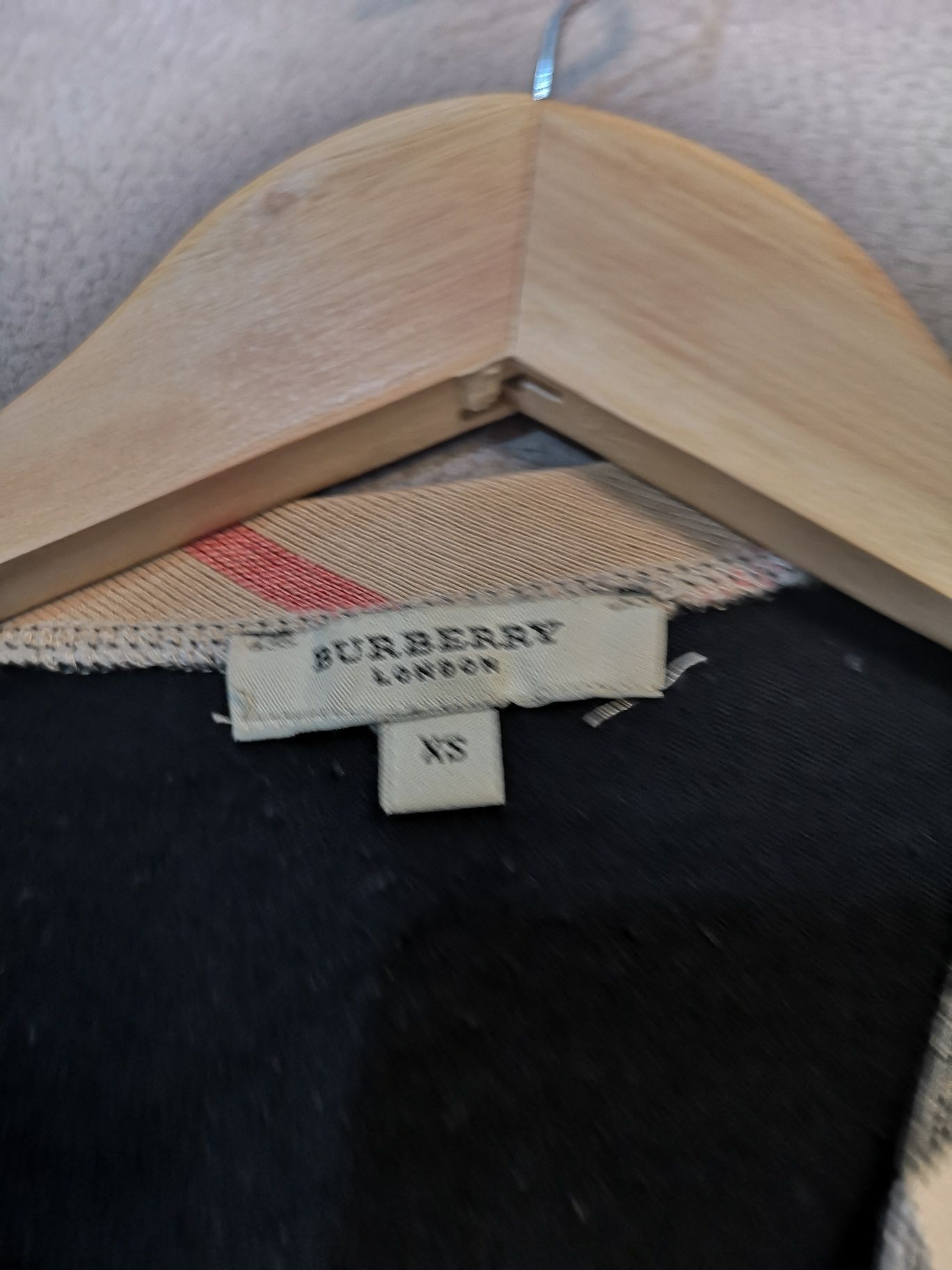 Намаление 60лв Жилетка на Бърбари ( Burberry)