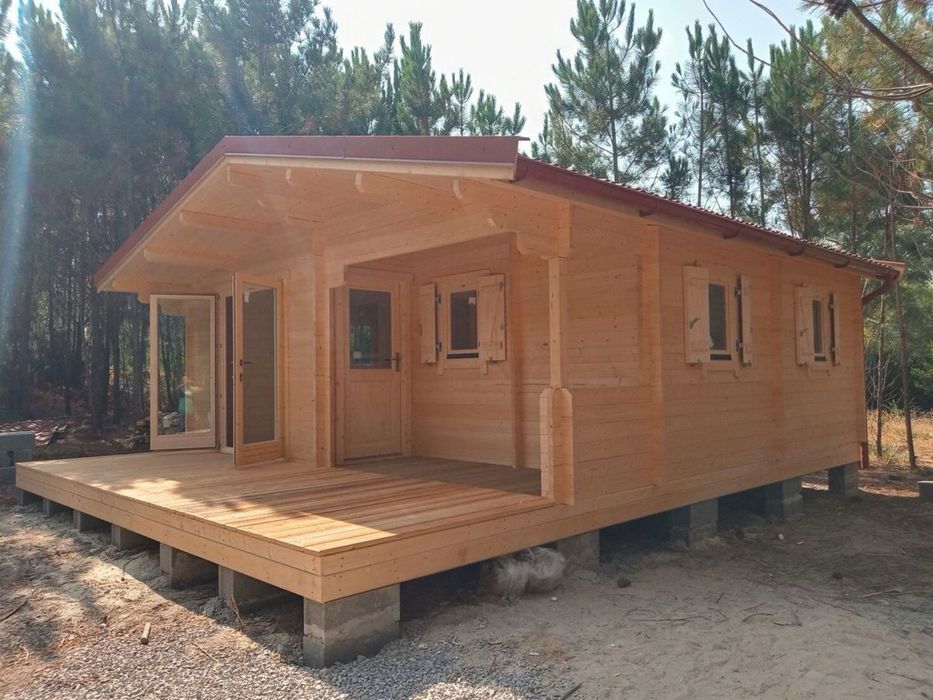 Construim cabane din lemn la comanda clientului