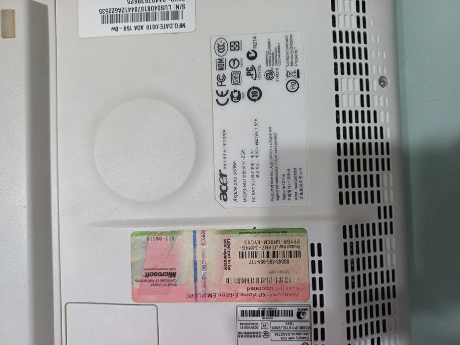 Lenovo s10 si Acer aspire one ZG5 mini laptop